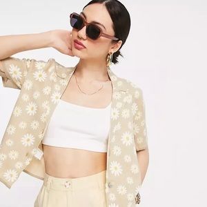 NWT lightweight daisy short sleeved cardigan (M)
